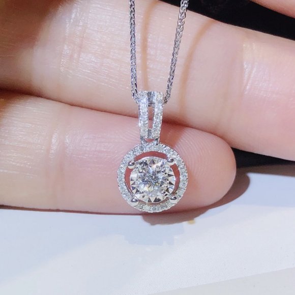 Jewelry - NEW 3CT Round Diamond Halo Silver Pendant Necklace